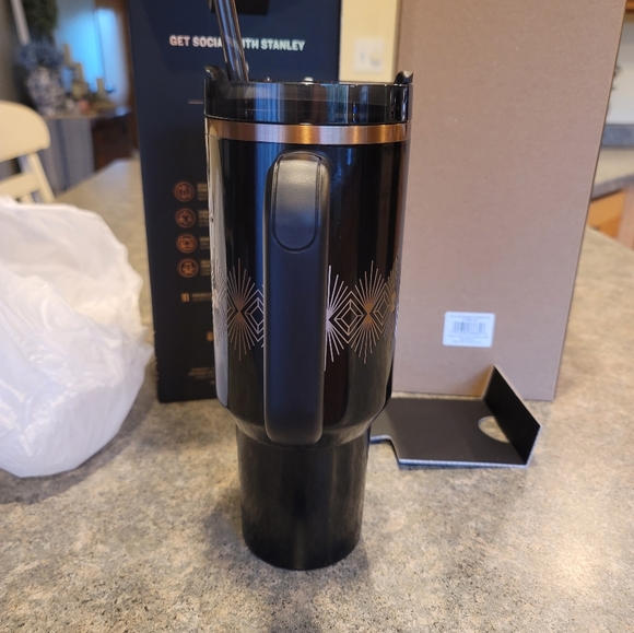 Stanley Quencher 40 oz Black Gloss Deco NIB - Picture 7 of 16